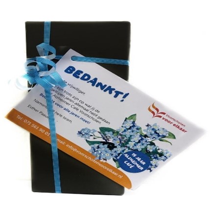 Presentje Jubileum Alzheimer Cafe